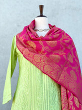 Load image into Gallery viewer, Parima Green Kurta Set In Chanderi