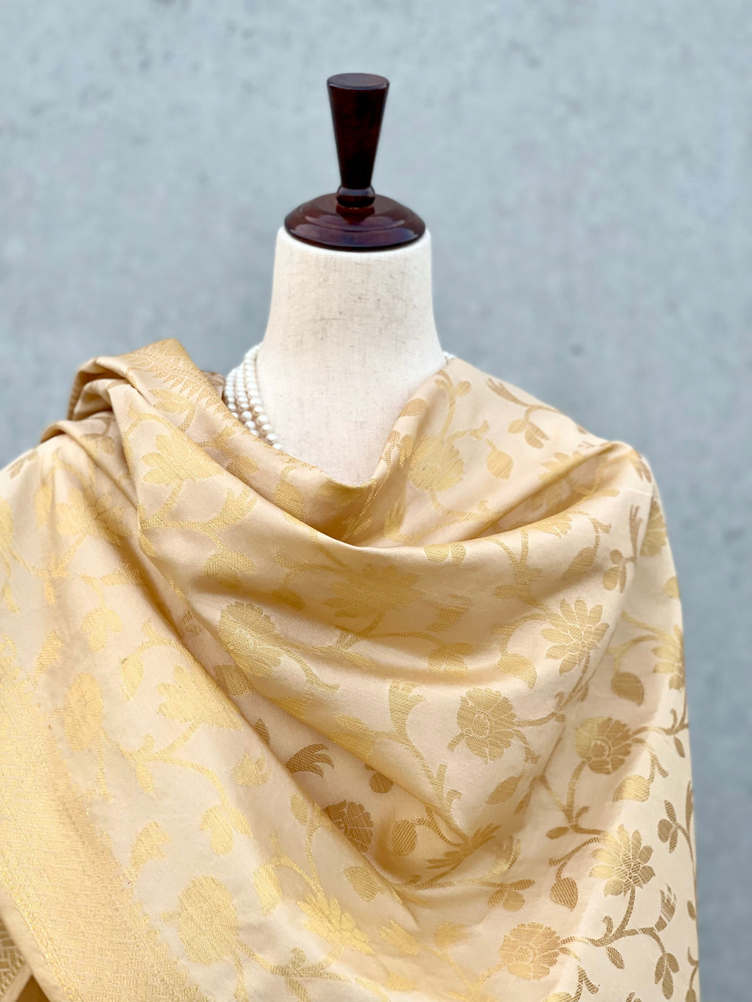 Woven Banarsi Dupatta Beige & Gold