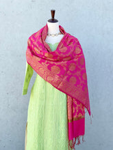 Load image into Gallery viewer, Parima Green Kurta Set In Chanderi
